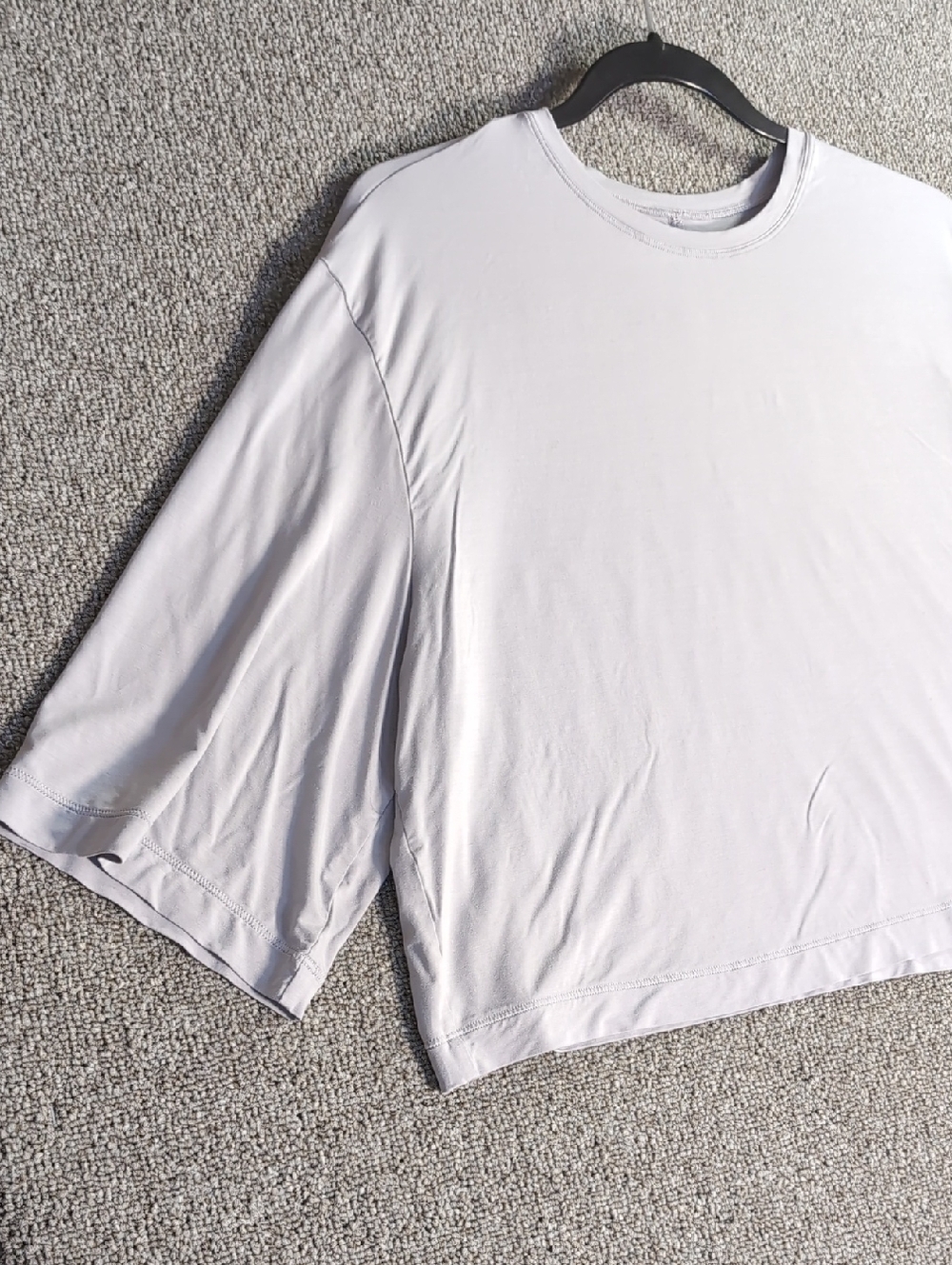 lululemon All Yours Cropped T-Shirt Silver Drop Relaxed Fit Size Large - Picture 3 of 7
